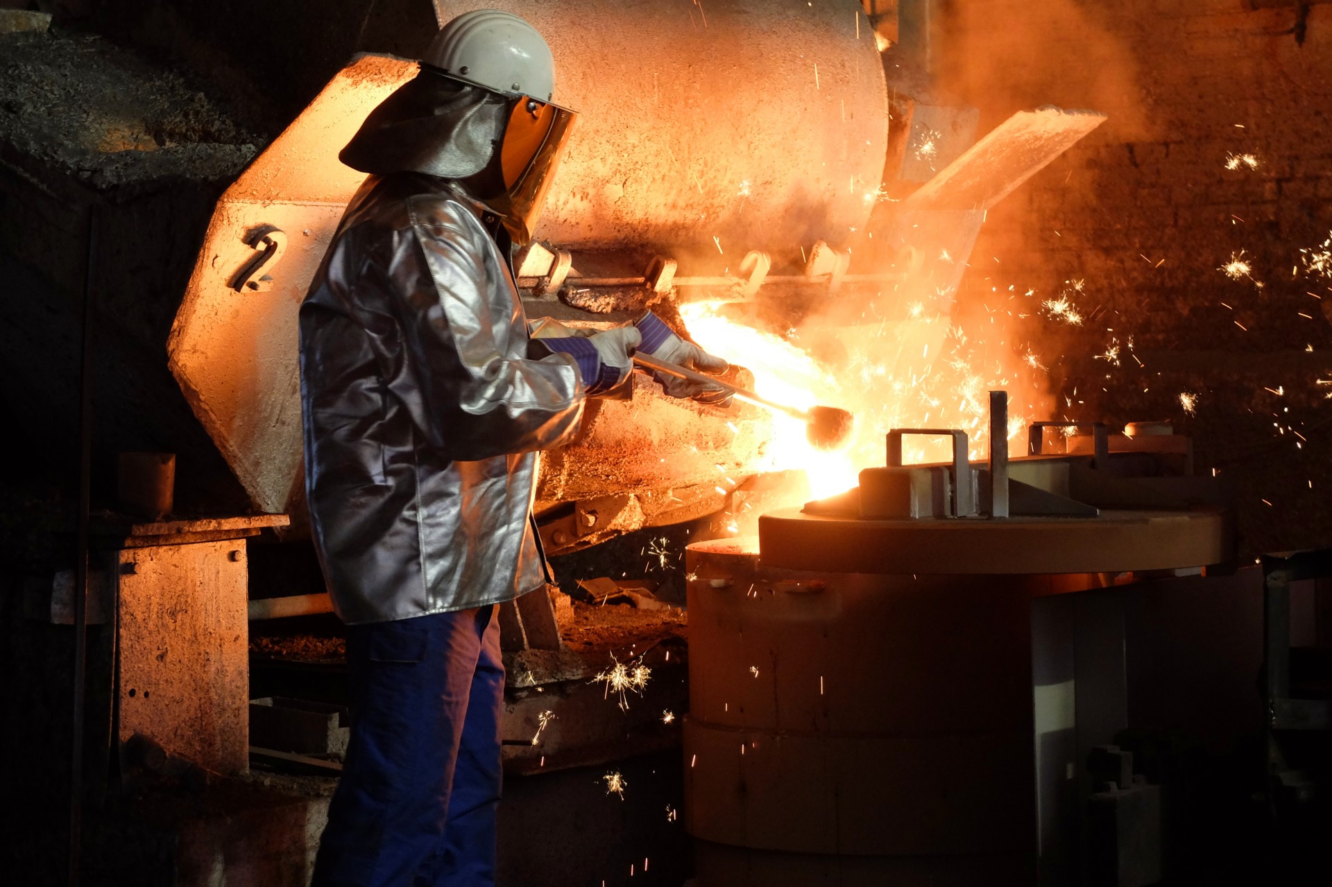 LEDA Direkt Feuerstellen und Kaminzubehör aus Gusseisen